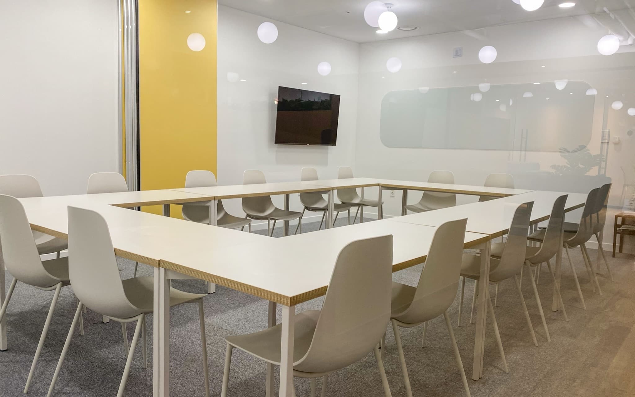 WORKNPLAY 대전 공유오피스 세미나룸